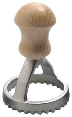 Eppicotispai Aluminum Star Ravioli Stamp, 70-mm / 2.8''